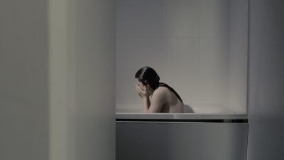 Dans l’eau (In The Water)